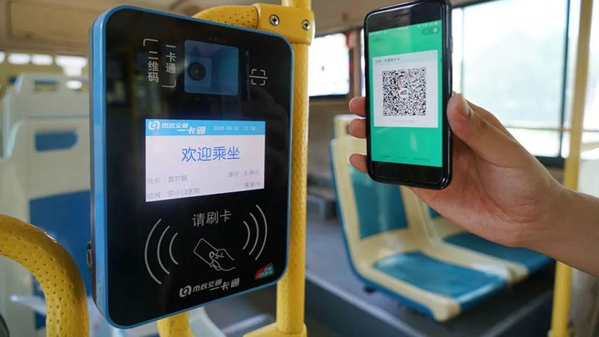 tömegközlekedés is QR kódokkal történik